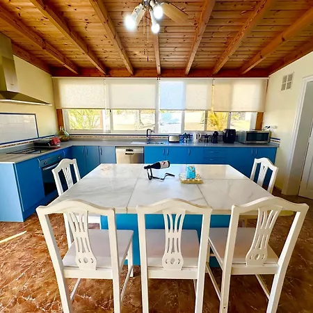 Rocas Con Piscina Privada De Piedra, Vista Mar, Jardines, Asadero Y Wifi Villa