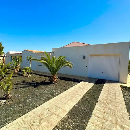 Las Rocas Con Piscina Privada De Piedra, Vista Mar, Jardines, Asadero Y Wifi *